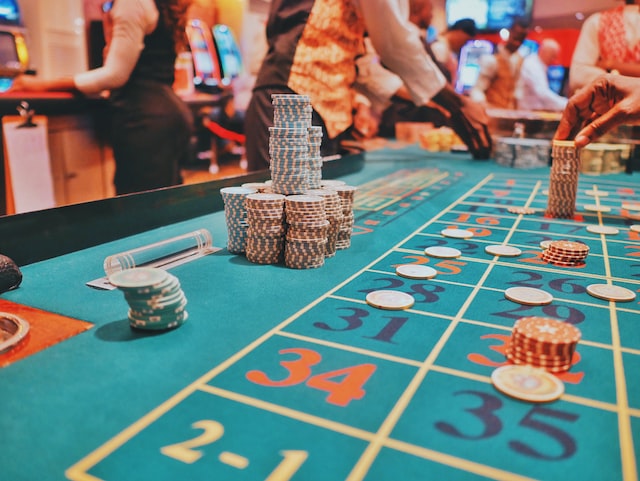 海外オンラインカジノで遊ぶのは違法？